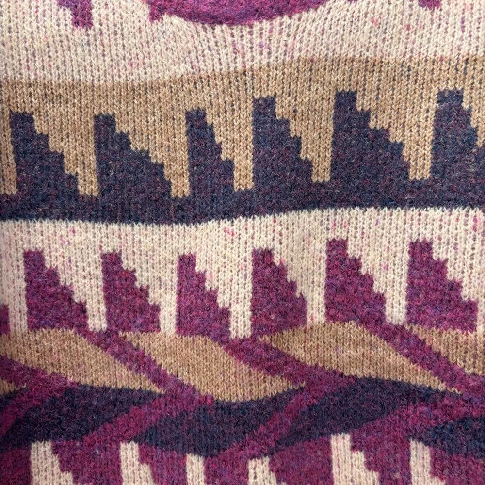 Entro Purple and Gray Geometric Sweater - Picture 5 of 6